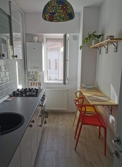 Apartament cu 2 camere decomandat, mobilat în Berceni