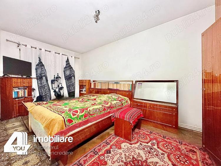 Apartament cu 4 camere decomandat în Boul Roșu