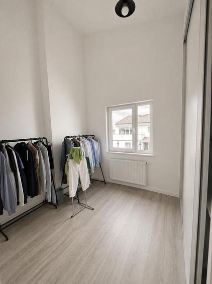 Apartament cu 4 camere, mobilat în Odăi