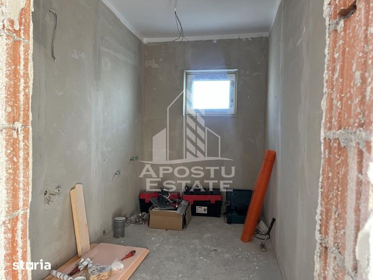 Casă cu 4 camere cu Teren 325 Mp în Sânandrei