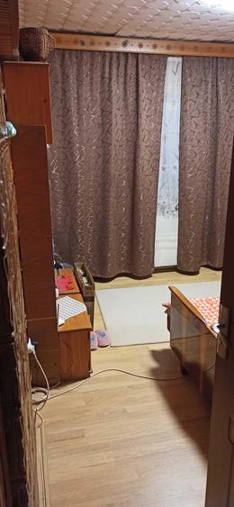 Apartament cu 3 camere decomandat în Est