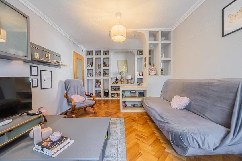 Apartament cu 3 camere decomandat în Răcădău