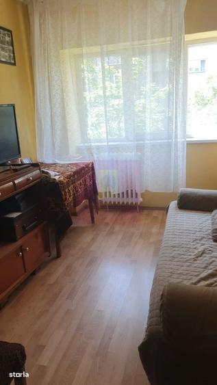 Apartament cu 3 camere decomandat în Morarilor