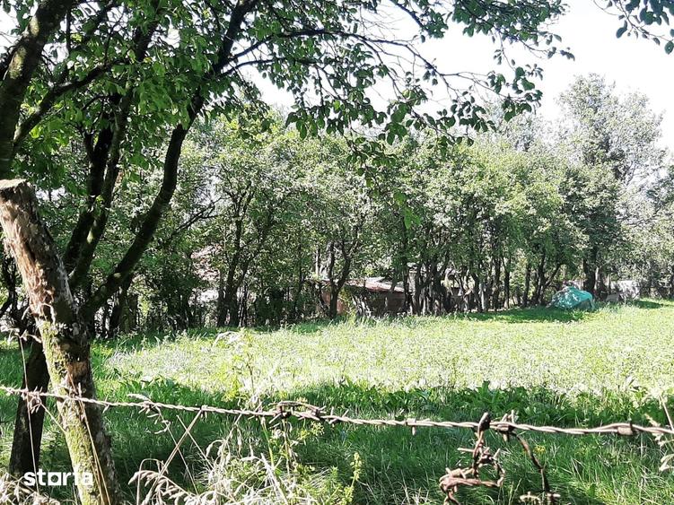 Teren de 1089 mp, în Aiton