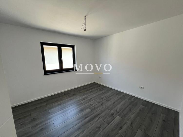 Duplex cu 5 camere cu Garaj în Chișoda