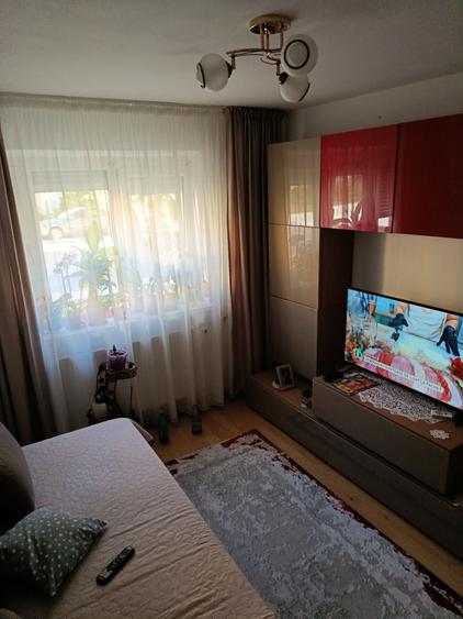 Apartament cu 2 camere semidecomandat în Făcăi