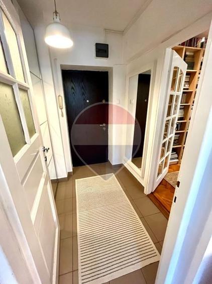 Apartament cu 2 camere semidecomandat în P-ța Muncii
