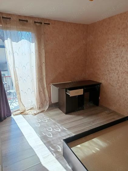 Apartament cu 2 camere semidecomandat în Florești