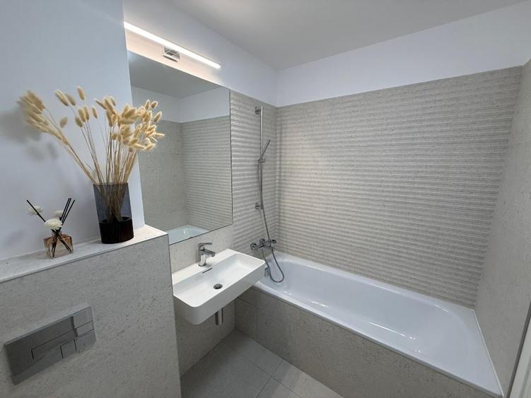 Apartament cu 2 camere decomandat în Aviației