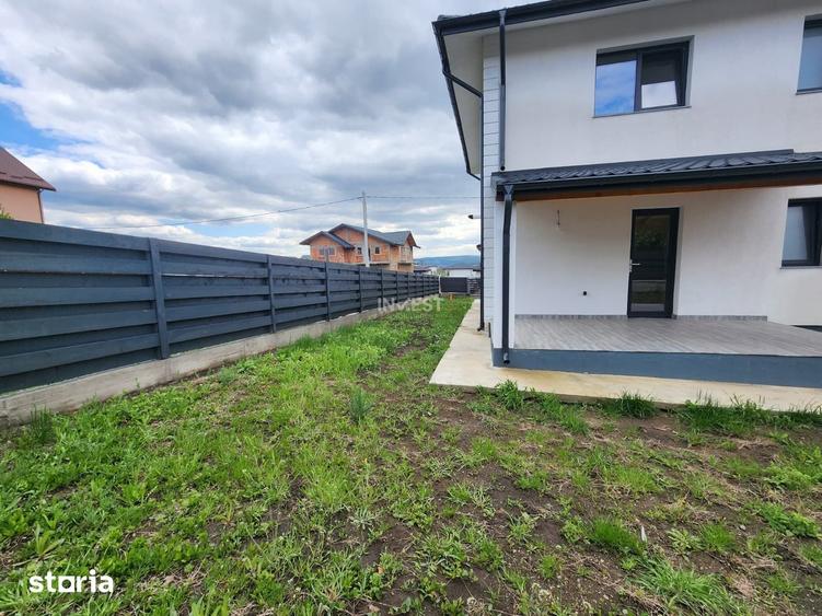 Casă cu 4 camere cu Teren 325 Mp în Valea Adâncă