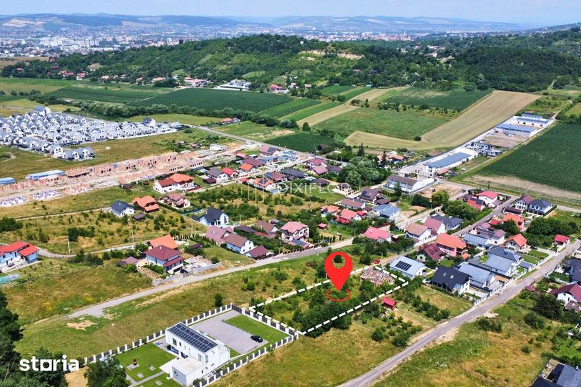 Teren de 2000 mp, în Central