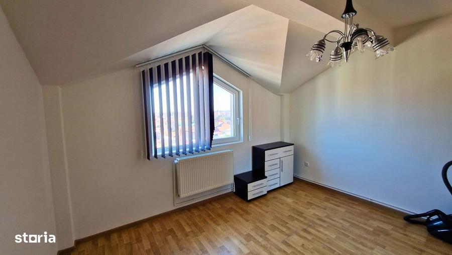 Apartament cu 3 camere în Steaua