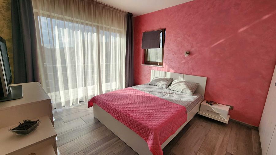 Casă cu 4 camere în Sub Coastă