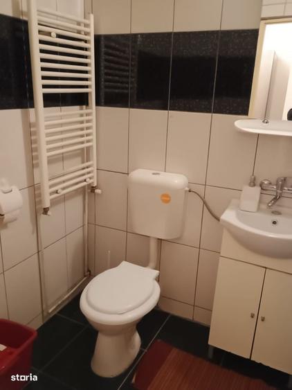 Garsonieră în Vest
