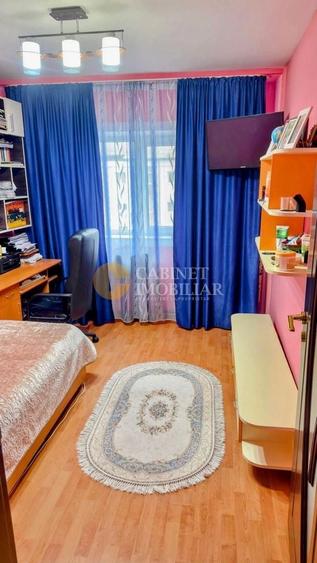 Apartament cu 4 camere decomandat, mobilat în Galata