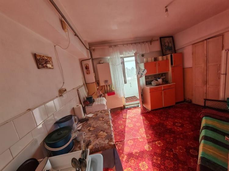 Garsonieră decomandată în Central