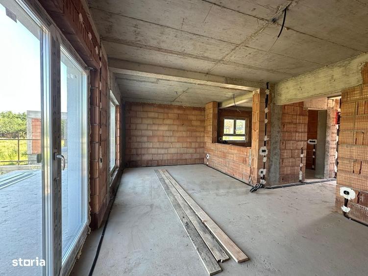 Casă cu 4 camere cu Teren 350 Mp în Central