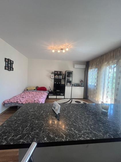 Garsonieră decomandată în Central