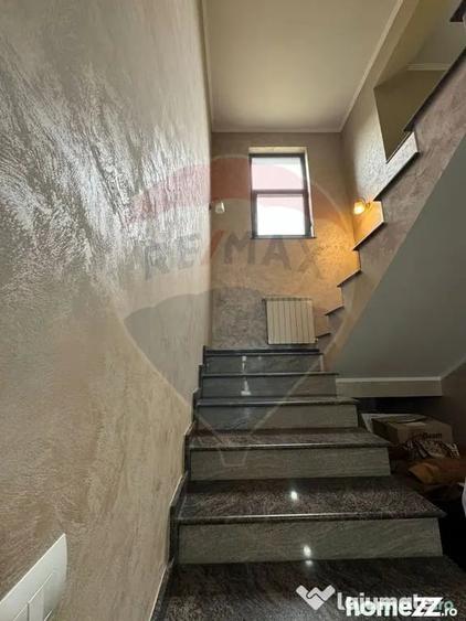 Casă cu 5 camere cu Teren 1268 Mp în Nord