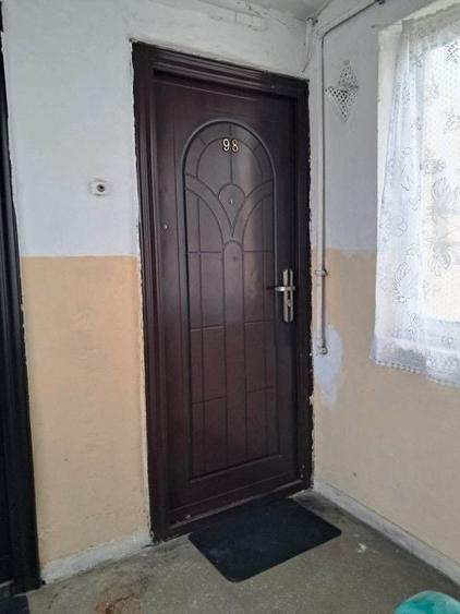 Apartament cu 2 camere semidecomandat, mobilat în 9 Mai