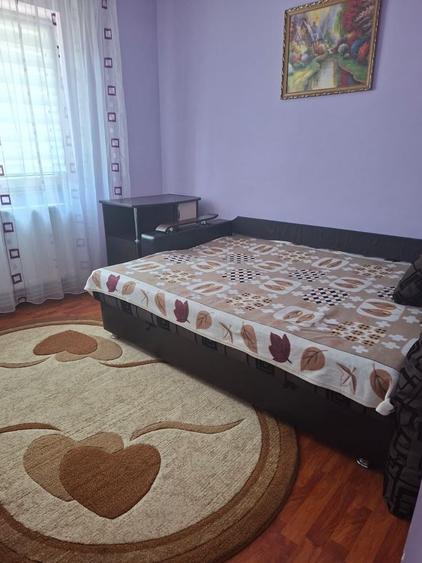 Apartament cu 2 camere semidecomandat, mobilat în Fetești-Gară