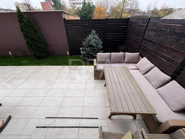 Apartament cu 3 camere semidecomandat, mobilat în Sisești