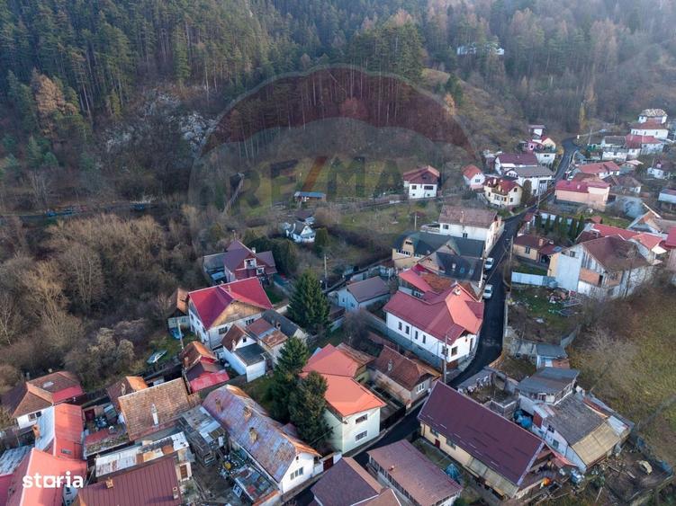 Casă cu 3 camere cu Teren 1498 Mp în Central