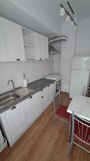 Apartament cu 2 camere decomandat în Exterior Vest