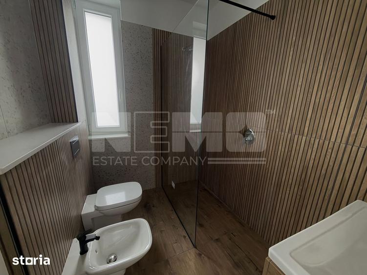 Apartament cu 3 camere semidecomandat în Central