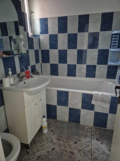 Apartament cu 3 camere semidecomandat în Dărmănești