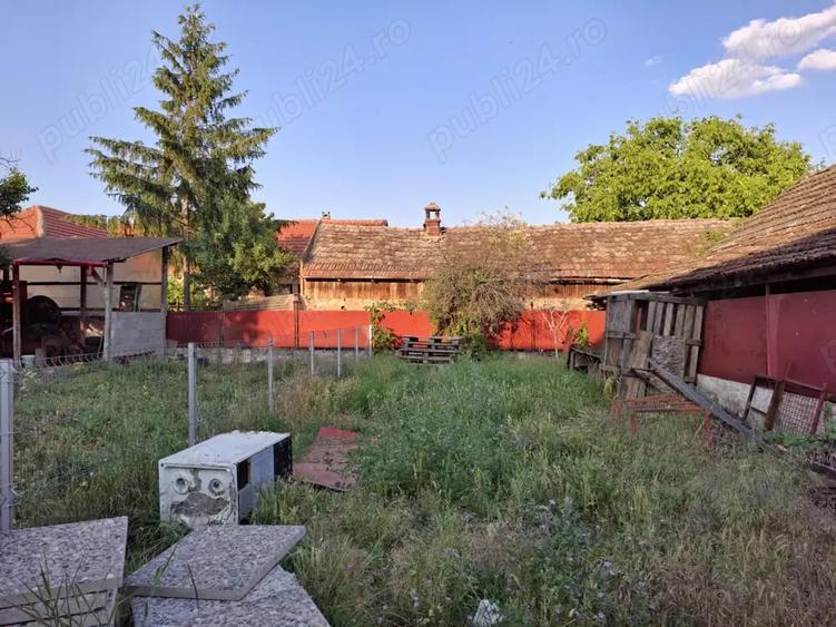 Casă cu 3 camere cu Teren 1820 Mp în Sânandrei
