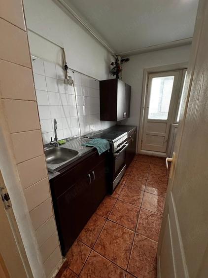 Apartament cu 3 camere decomandat în Complex Studențesc