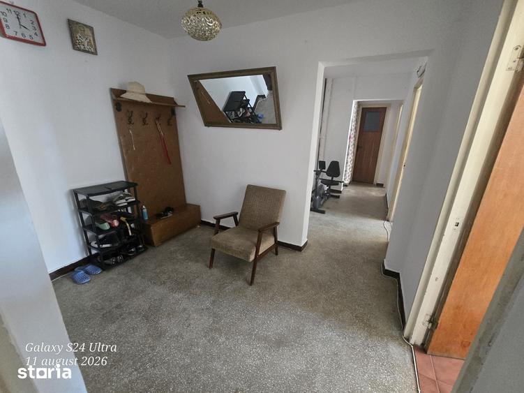 Apartament cu 4 camere decomandat în Găvana