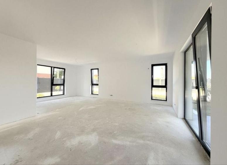Casă cu 4 camere cu Teren 360 Mp în Central