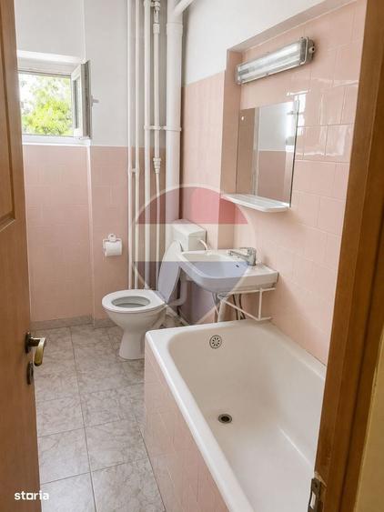 Apartament cu 3 camere decomandat în Păcurari