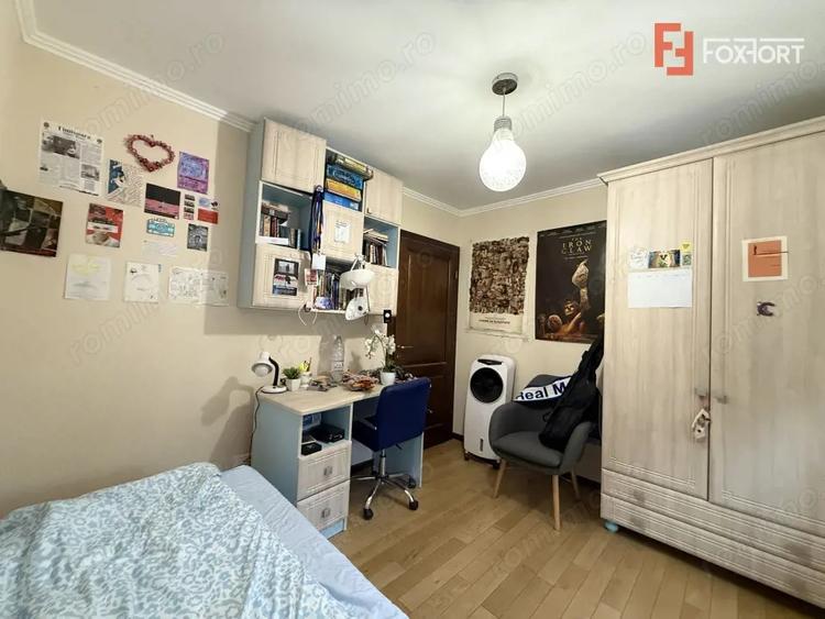 Apartament cu 4 camere semidecomandat, mobilat în Bucovina