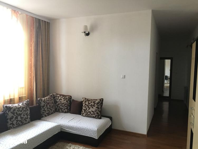 Casă cu 3 camere cu Teren 200 Mp în Central