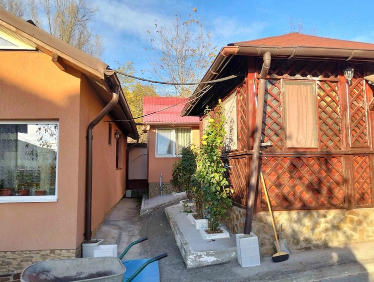 Casă cu 3 camere cu Teren 696 Mp în Vlădești