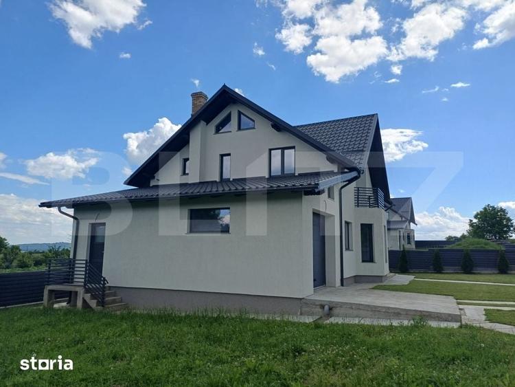 Casă cu 4 camere cu Teren 1000 Mp în Dărmănești
