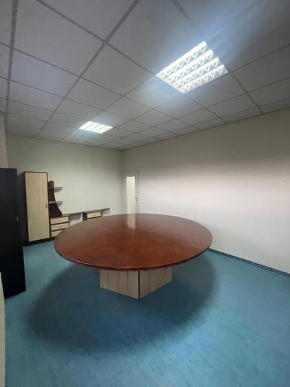 Birou, de 102 mp, în Independenței