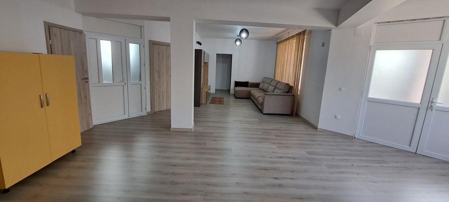 Casă cu 4 camere în Adunații-Copăceni