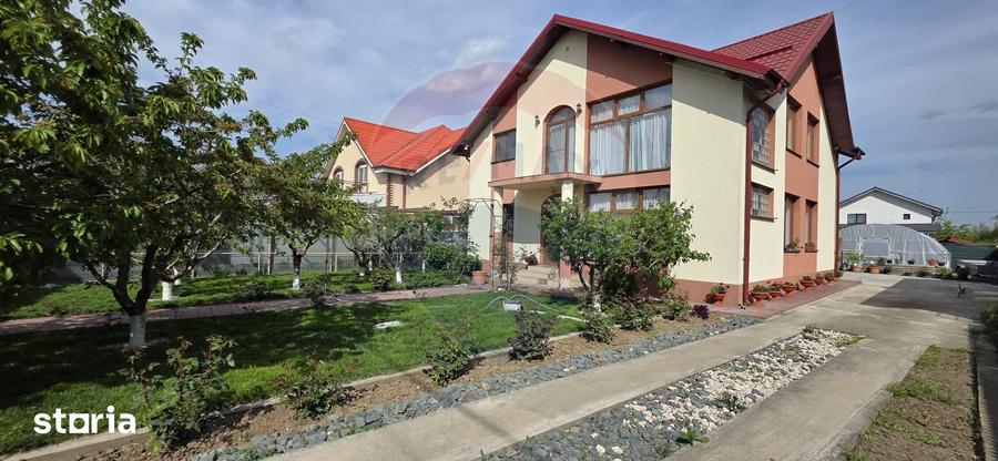 Casă cu 6 camere cu Teren 721 Mp în Crevedia
