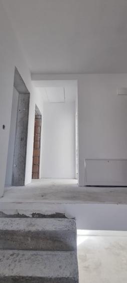 Casă individuală cu 4 camere cu Canalizare în Cristian