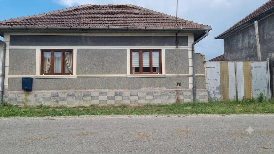 Casă cu Teren 1194 Mp în Țigăneștii de Beiuș
