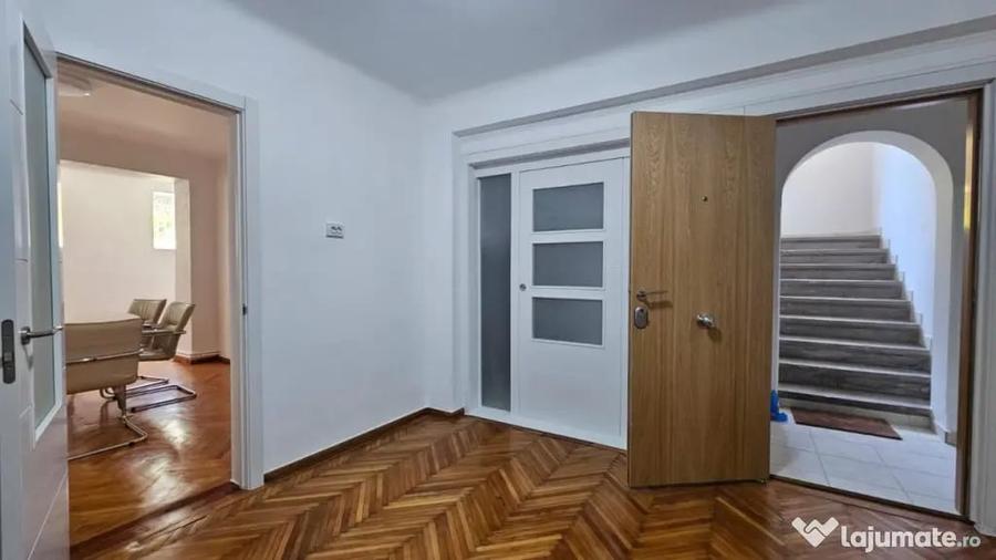 Apartament cu 4 camere decomandat în Aviatorilor