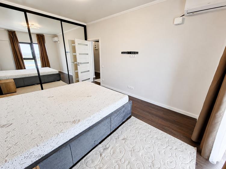 Apartament cu 3 camere decomandat în Faleză