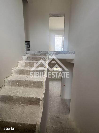 Casă cu 5 camere cu Teren 306 Mp în Central