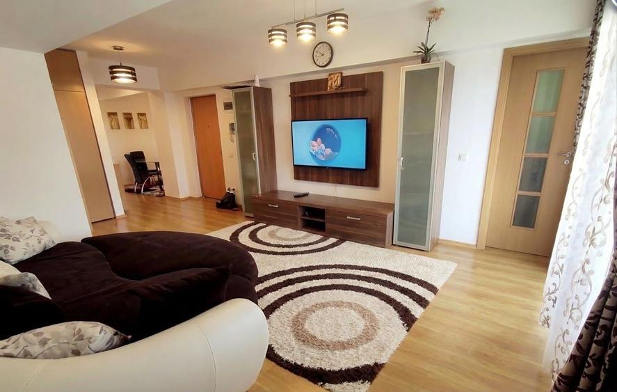 Apartament cu 3 camere decomandat în Lotrioara