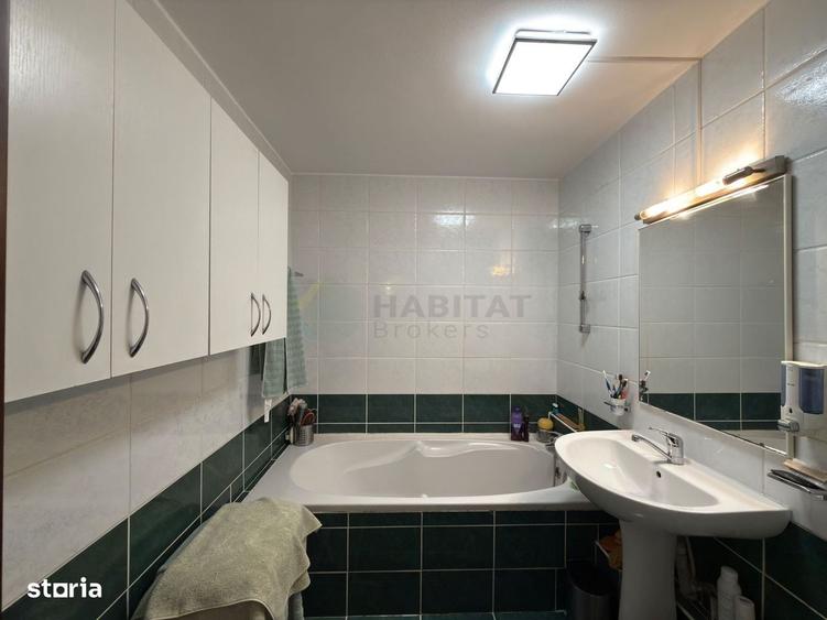 Apartament cu 4 camere decomandat în Aviației