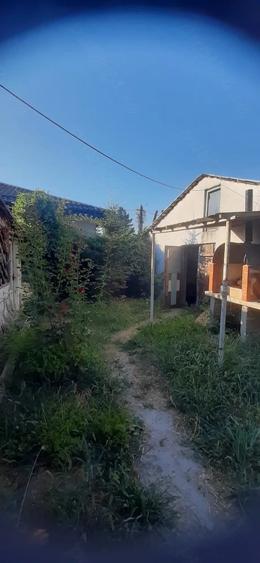Casă cu Teren 1065 Mp în Domnești